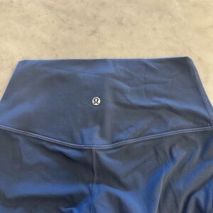 Lululemon size 6 cropped leggings pale blue 💙